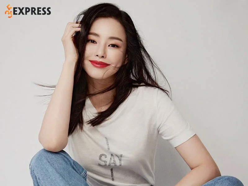 tieu-su-cua-honey-lee-35express