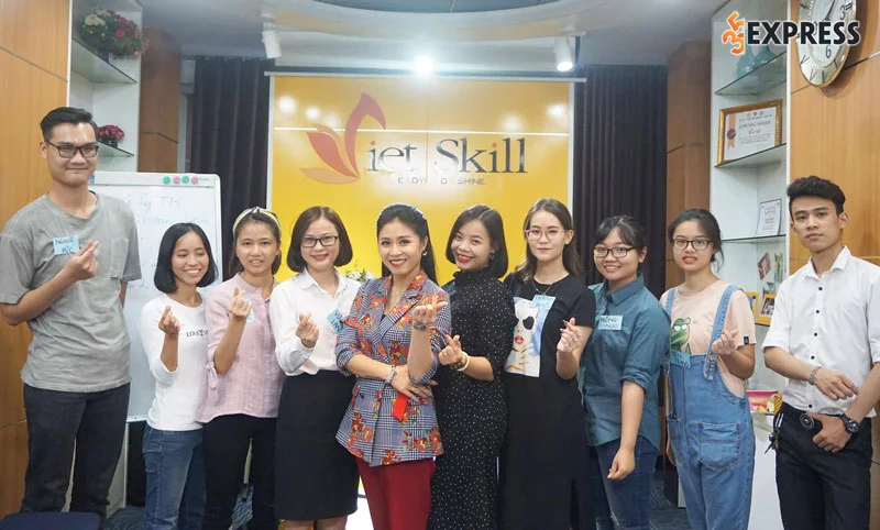 top-10-hoc-vien-dao-tao-ky-nang-mc-chuyen-nghiep-da-nang-35express-7