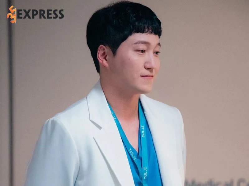 buoc-nhay-vot-ngoan-muc-cua-kim-dae-myung-trong-hospital-playlist-35express