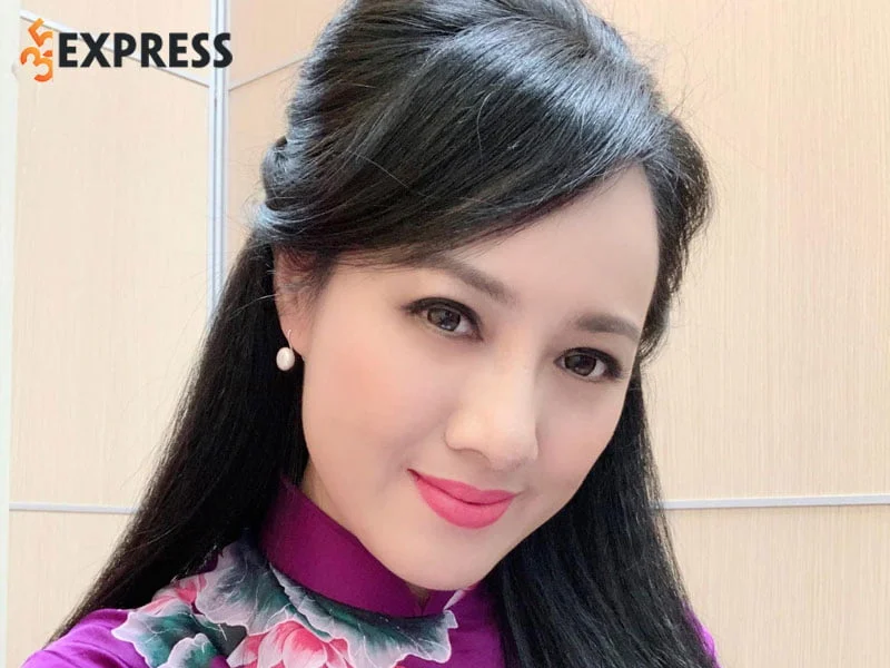 con-duong-su-nghiep-cua-btv-hoai-anh-35express