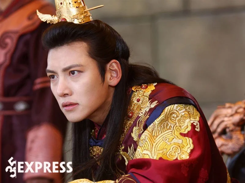 con-duong-su-nghiep-cua-ji-chang-wook-4-35express