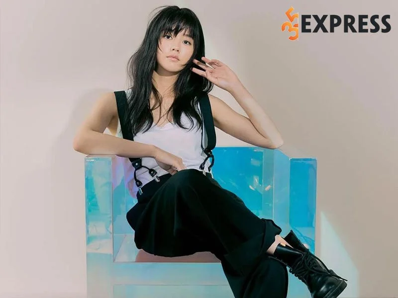 hinh-anh-toa-sang-cua-kim-so-hyun-1-35express