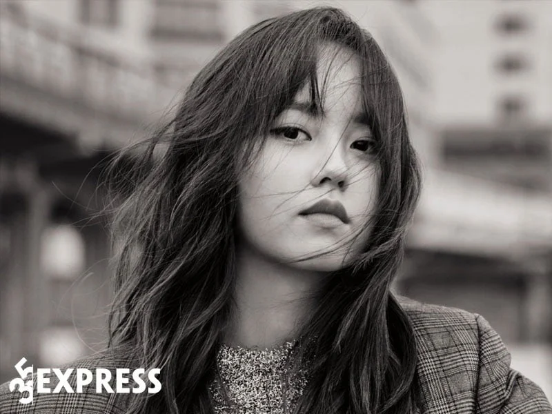 hinh-anh-toa-sang-cua-kim-so-hyun-4-35express