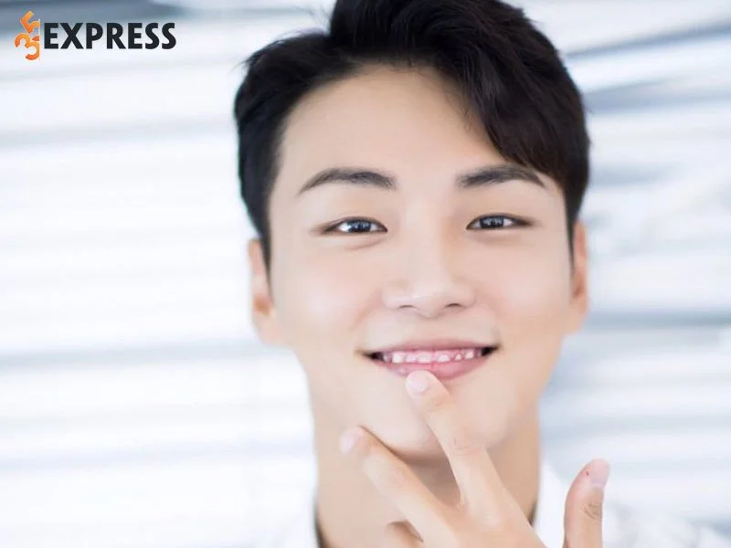 mot-so-bo-phim-noi-bat-cua-yoon-shi-yoon-1-35express