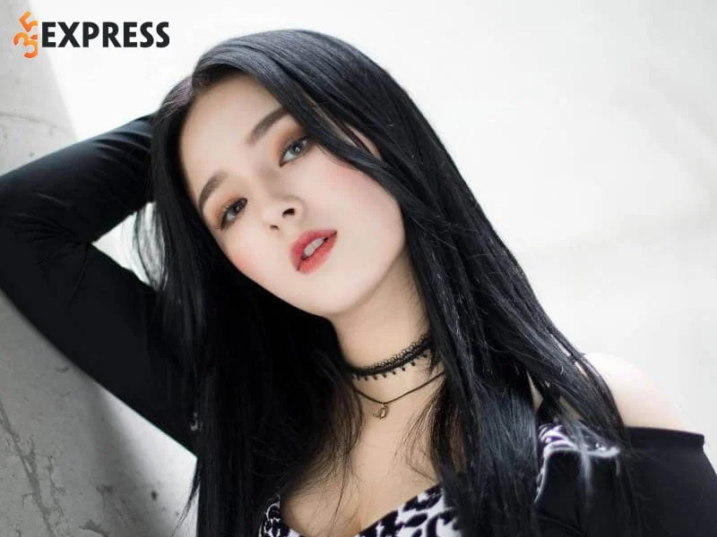nancy-bi-chi-trich-hu-hong-khi-di-choi-dem-cung-2-nam-idol-khac-35express