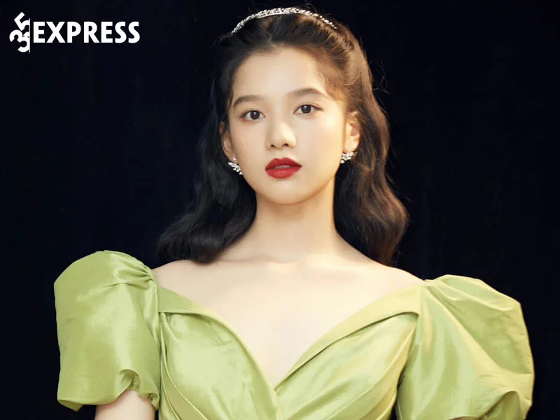 nhan-sac-noi-bat-cua-truong-tinh-nghi-1-35express
