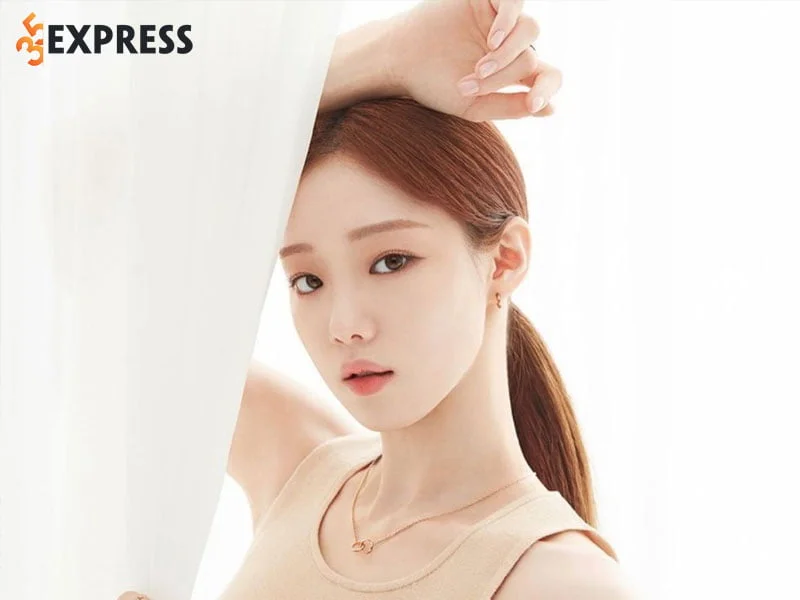 nhung-hinh-anh-dep-cua-lee-sung-kyung-35express