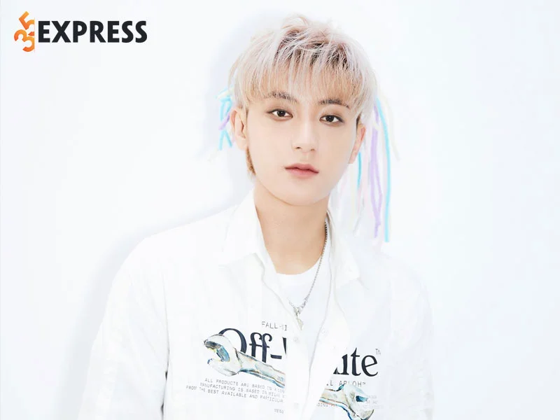nhung-hinh-anh-dien-trai-cua-hoang-tu-thao-1-35express