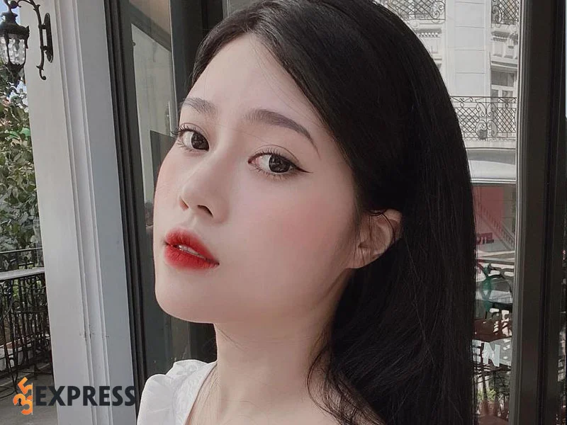 nu-streamer-thuy-tien-ben-duyen-voi-lien-minh-huyen-thoai-1-35express