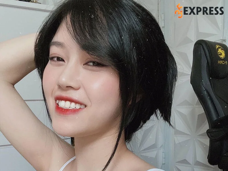 nu-streamer-thuy-tien-ben-duyen-voi-lien-minh-huyen-thoai-35express