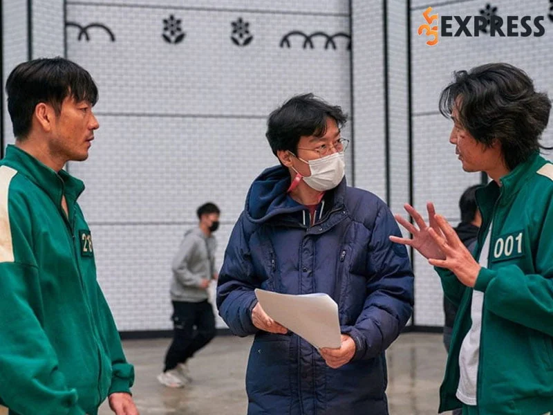 san-pham-dien-anh-cua-dao-dien-hwang-dong-hyuk-35express
