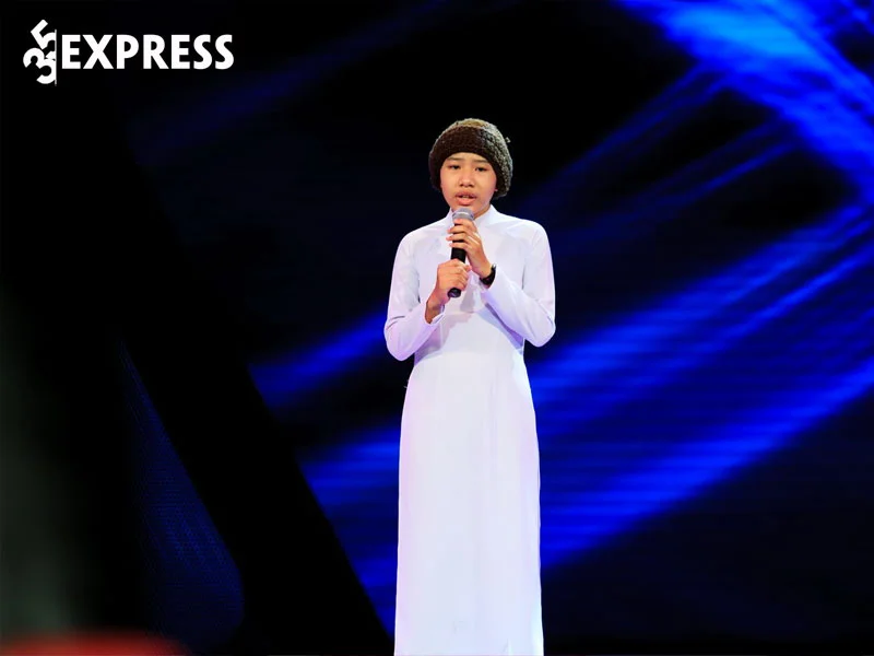 su-nghiep-ca-hat-cua-le-thanh-huyen-tran-35express