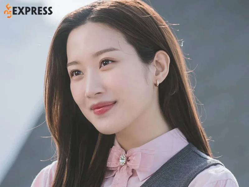 su-nghiep-cua-moon-ga-young-35express