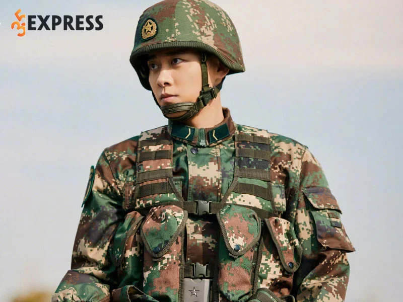 su-nghiep-dien-anh-cua-nam-than-van-nguoi-me-ly-dich-phong-35express