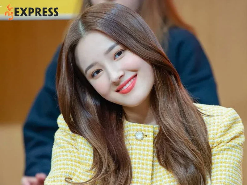 su-nghiep-vut-sang-voi-hang-loat-bai-hit-nancy-momoland-3-35express
