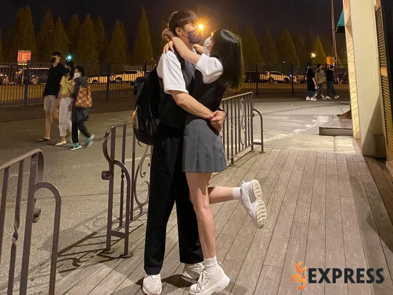 thao-kem-lan-dau-yeu-duong-o-tuoi-26-35express