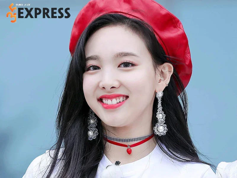 tieu-su-cac-thanh-vien-cua-nhom-twice-nayeon-35express