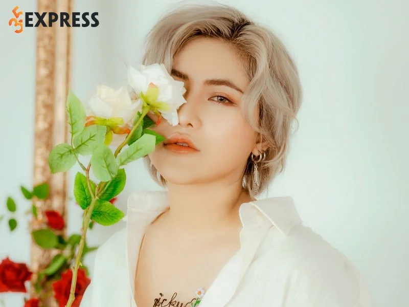 tieu-su-cua-ca-si-vicky-nhung-35express