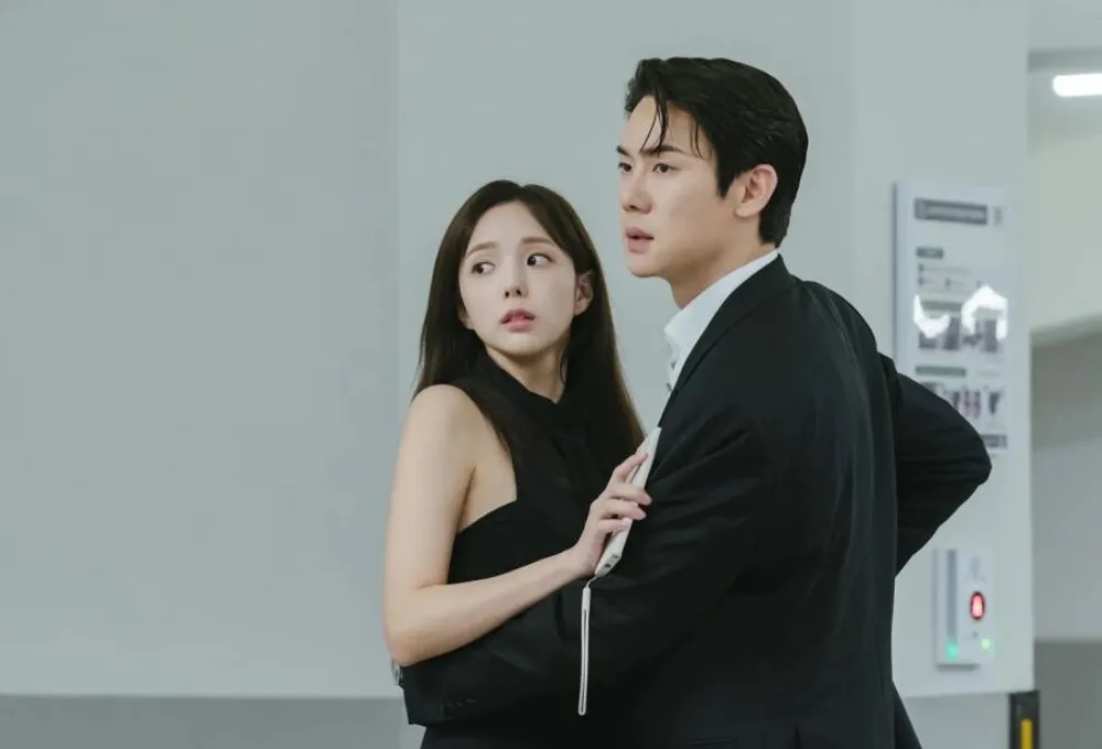 Diễn viên Yoo Yeon Seok trong When The Phone Rings