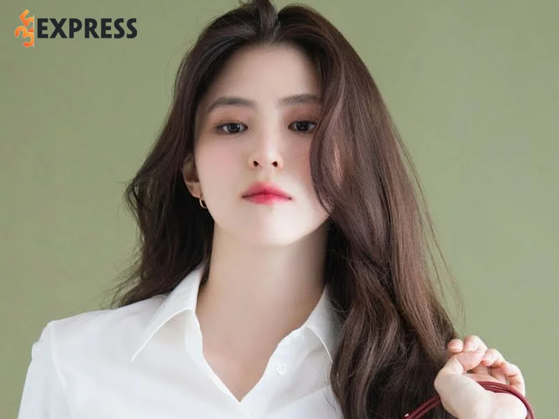 tuoi-tre-day-noi-loan-cua-han-so-hee-35express