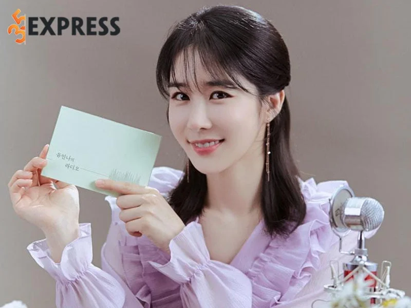 yoo-in-na-doi-tu-cua-nu-dien-vien-1-35express