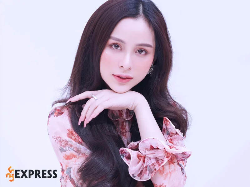 a-hau-chuyen-gioi-tuong-vi-lo-clip-nong-35express