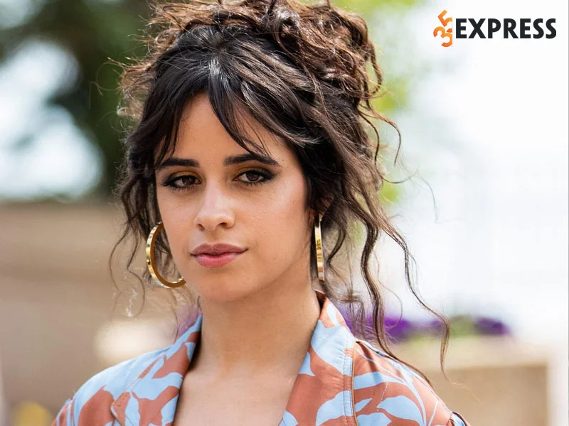 camila-cabello-tu-mot-co-be-nhap-cu-den-ca-si-tre-co-tam-anh-huong-the-gioi-35express