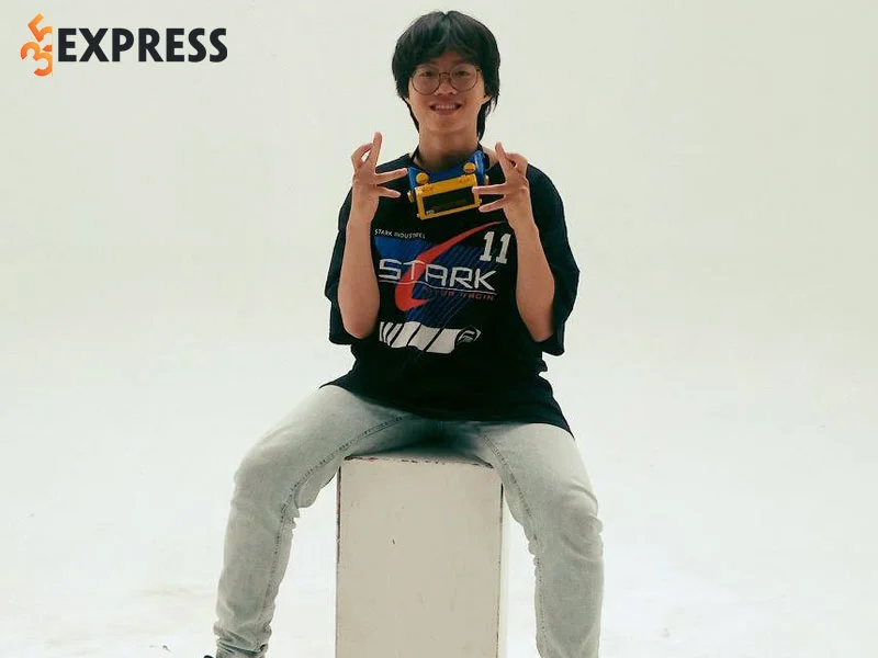 chu-toa-low-g-de-doi-dua-day-tu-dance-qua-rapper-35express