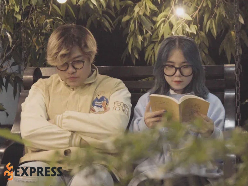 chuyen-tinh-yeu-cua-kairon-tv-va-meo-simmy-35express