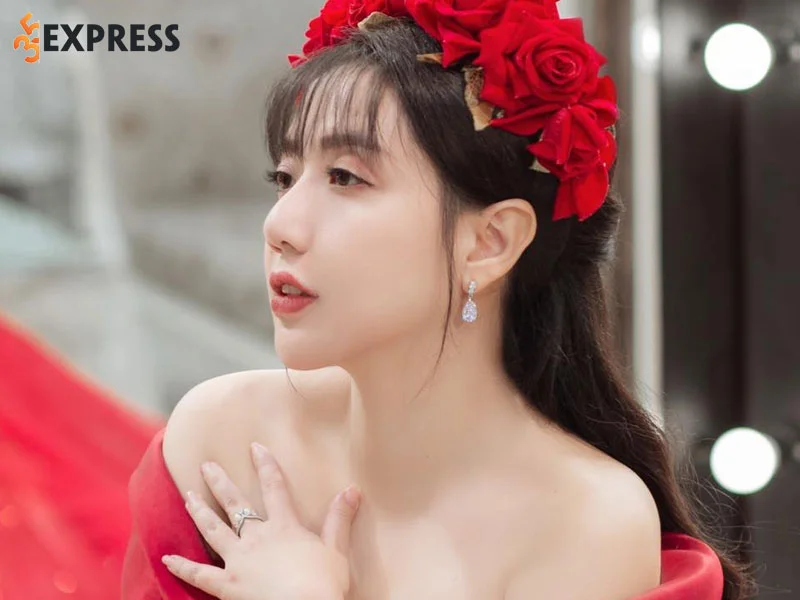 con-duong-su-nghiep-thang-tien-cua-pham-dang-anh-thu-1-35express