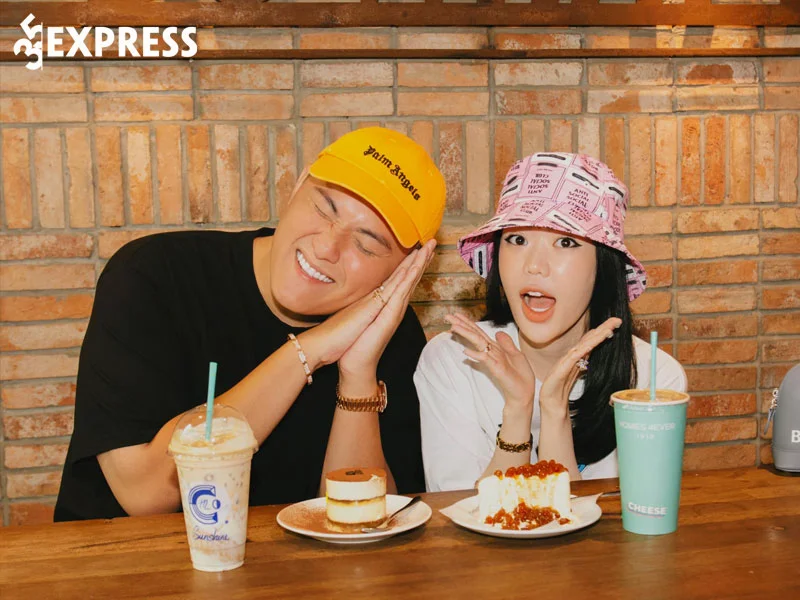 cuoc-song-lam-dau-hao-mon-ong-trum-dien-tu-sai-gon-cua-van-tiny-ra-sao-5-35express