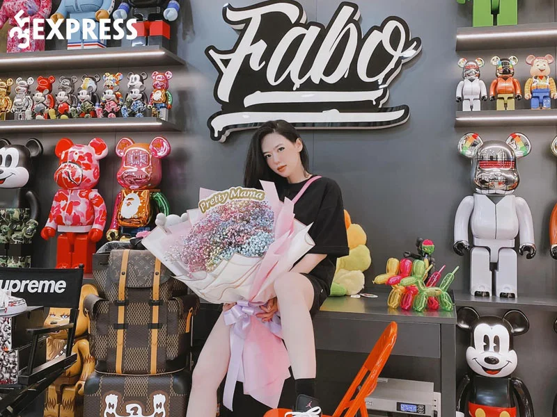 cuoc-song-lam-dau-hao-mon-ong-trum-dien-tu-sai-gon-cua-van-tiny-ra-sao-7-35express