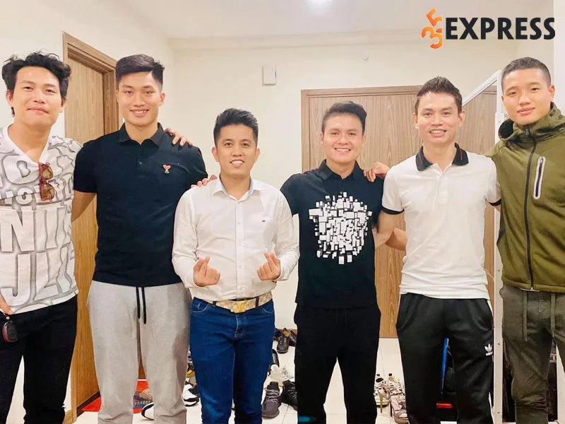 hoi-ban-than-co-suc-anh-huong-trong-showbiz-cua-tung-vang-la-ai-35express