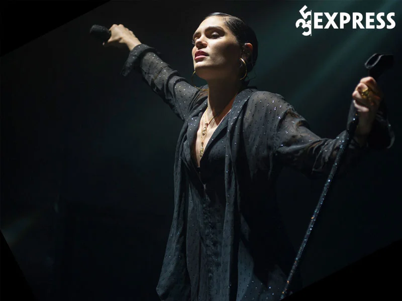 jessie-j-bat-khoc-vi-benh-khong-the-hat-thanh-tieng-35express