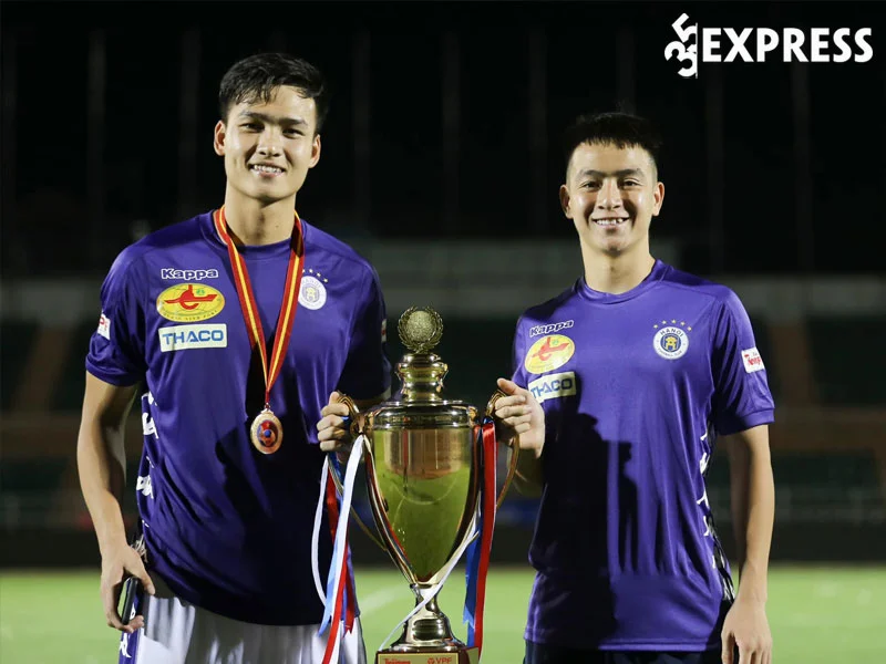 ly-lich-tieu-su-cua-cau-thu-bui-hoang-viet-anh-35express