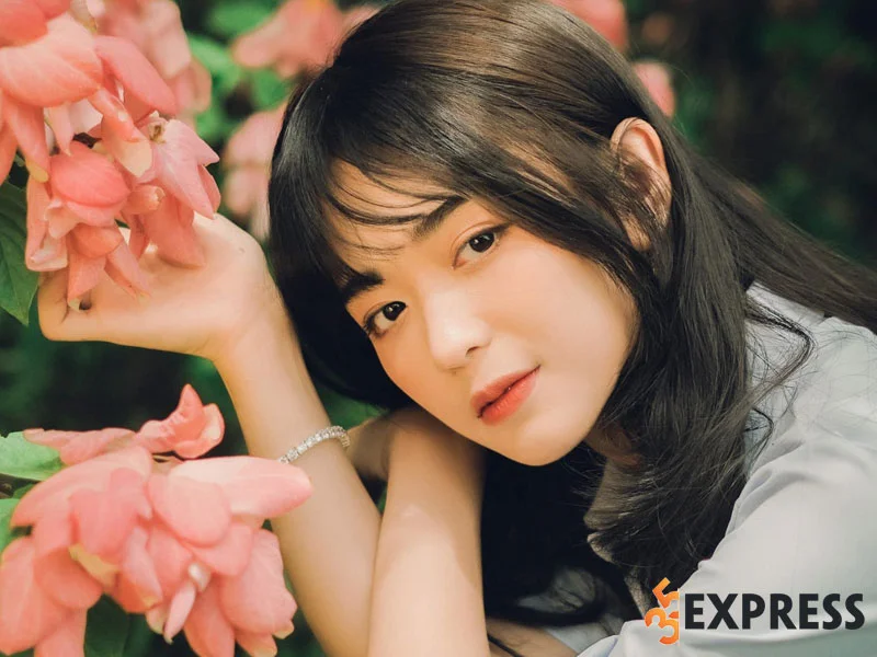 mai-ha-hoang-yen-va-nhung-lan-khien-cong-dong-mang-phai-rung-dong-1-35express