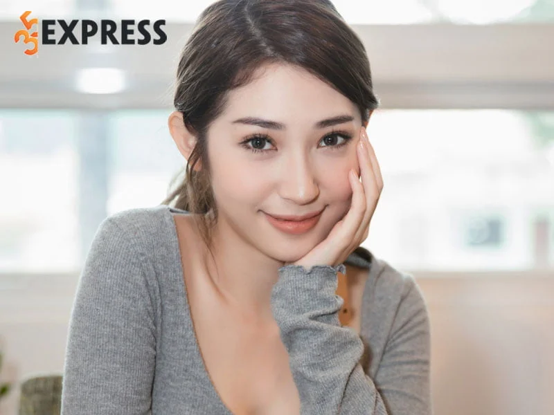 nhan-sac-xinh-dep-cua-khong-tu-quynh-3-35express