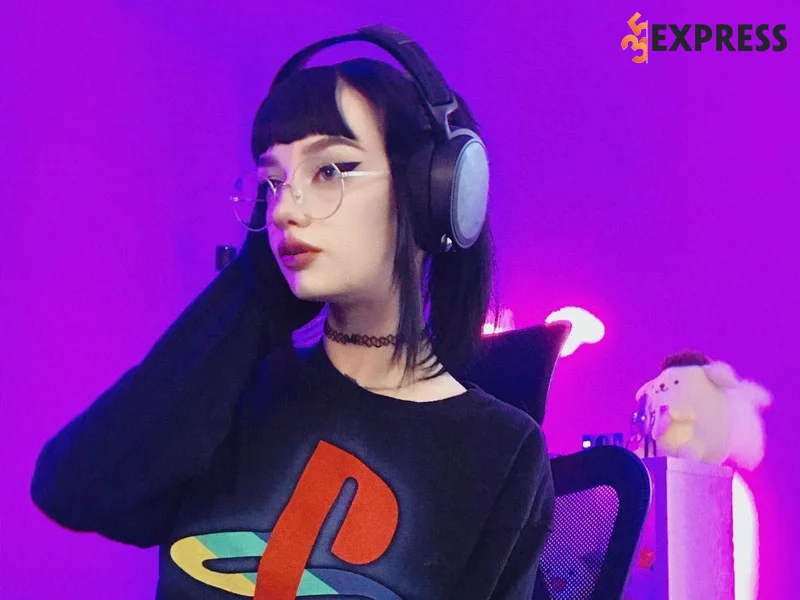 nu-streamer-niki-twitch-cosplay-tu-si-voi-cau-chuyen-con-ca-2-35express