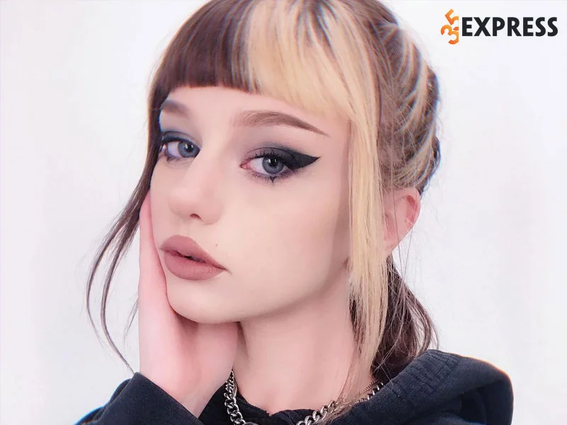 nu-streamer-niki-twitch-cosplay-tu-si-voi-cau-chuyen-con-ca-3-35express