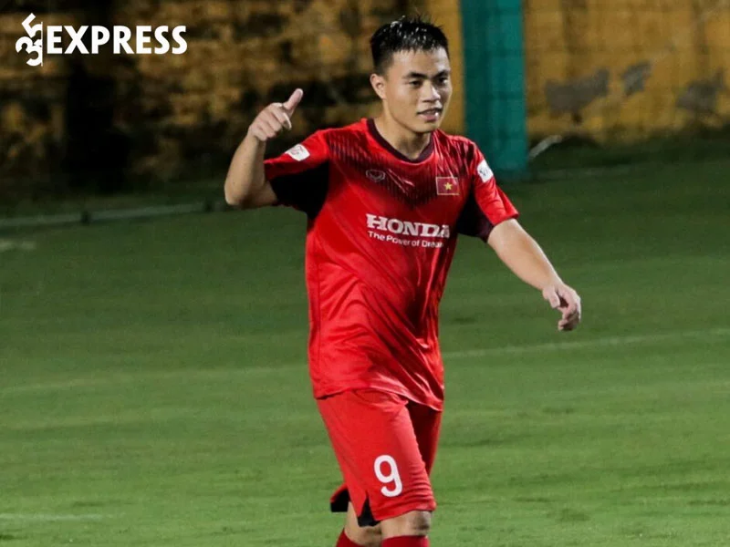 su-nghiep-bong-da-cua-ly-cong-hoang-anh-1-35express