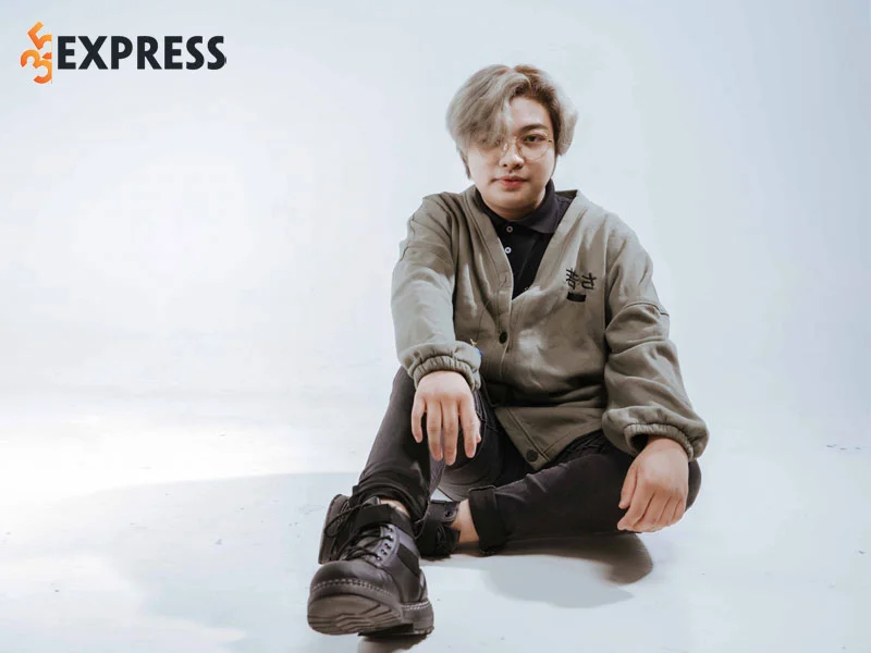 su-nghiep-cua-nam-youtuber-kairon-tv-1-35express