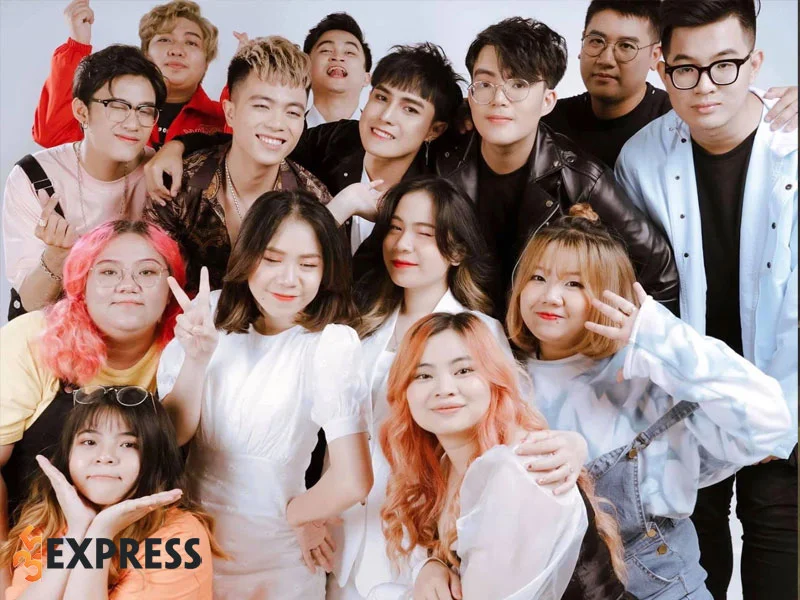 su-nghiep-cua-nam-youtuber-kairon-tv-3-35express