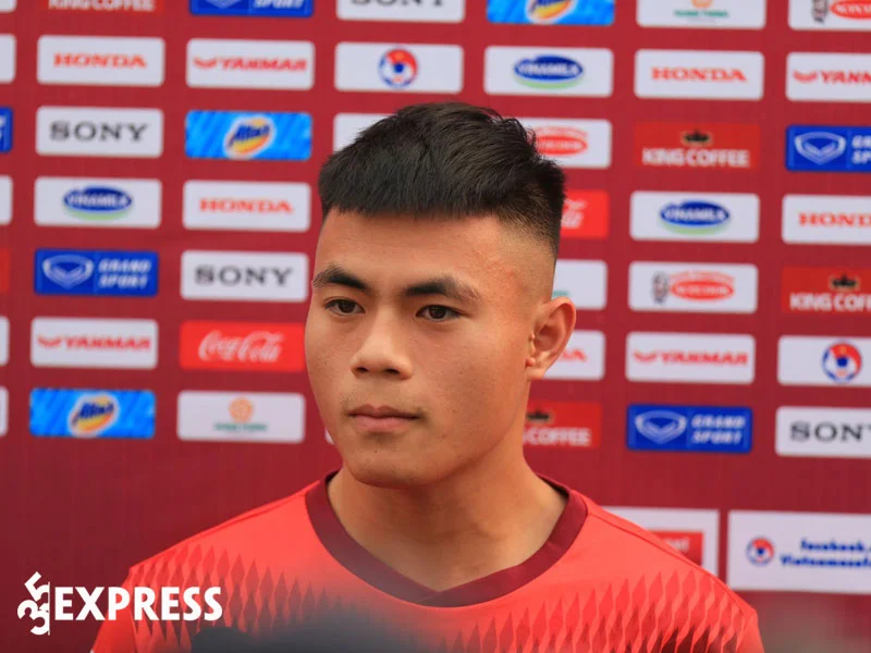 tom-tat-tieu-su-ly-lich-cua-cau-thu-ly-cong-hoang-anh-35express
