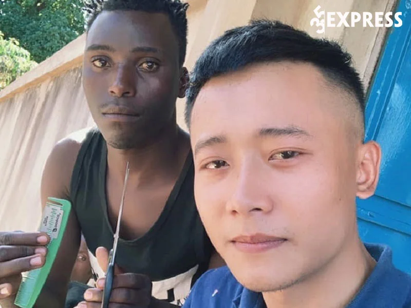 tom-tat-tieu-su-ly-lich-cua-quang-linh-vlogs-35express