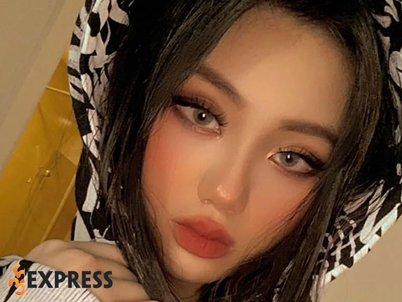 tom-tat-tieu-su-ly-lich-ve-kellie-35express