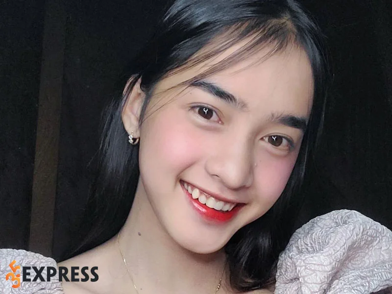 tom-tat-tieu-su-ly-lich-ve-tiktoker-yona-cuon-35express