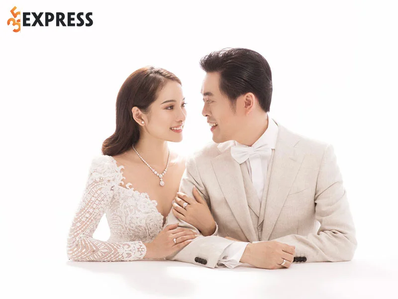 tu-nguoi-tinh-tin-don-den-hon-nhan-vien-man-cua-sara-luu-va-duong-khac-linh-1-35express