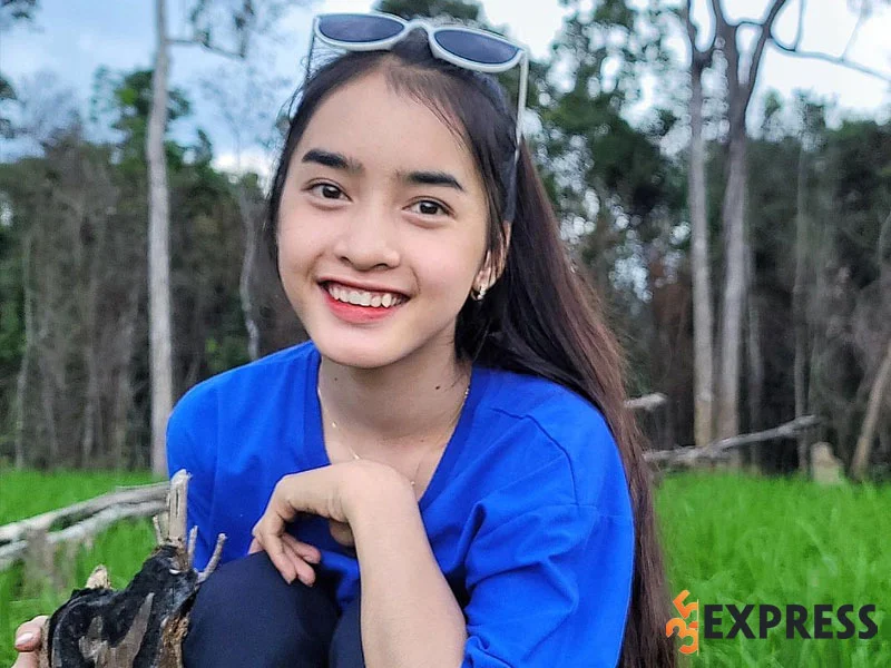 yona-cuon-hanh-trinh-tu-nang-son-nu-den-tiktoker-trieu-view-35express