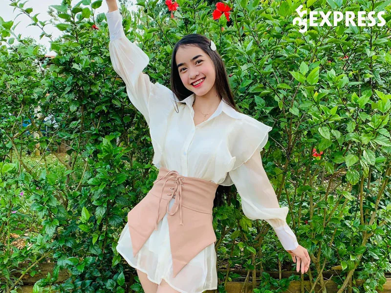 yona-cuon-hanh-trinh-tu-nang-son-nu-den-tiktoker-trieu-view-4-35express