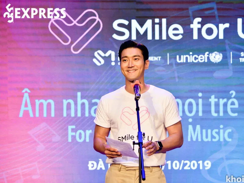 choi-siwon-nha-hoat-dong-thien-nguyen-nhiet-thanh-cua-unicef-35express